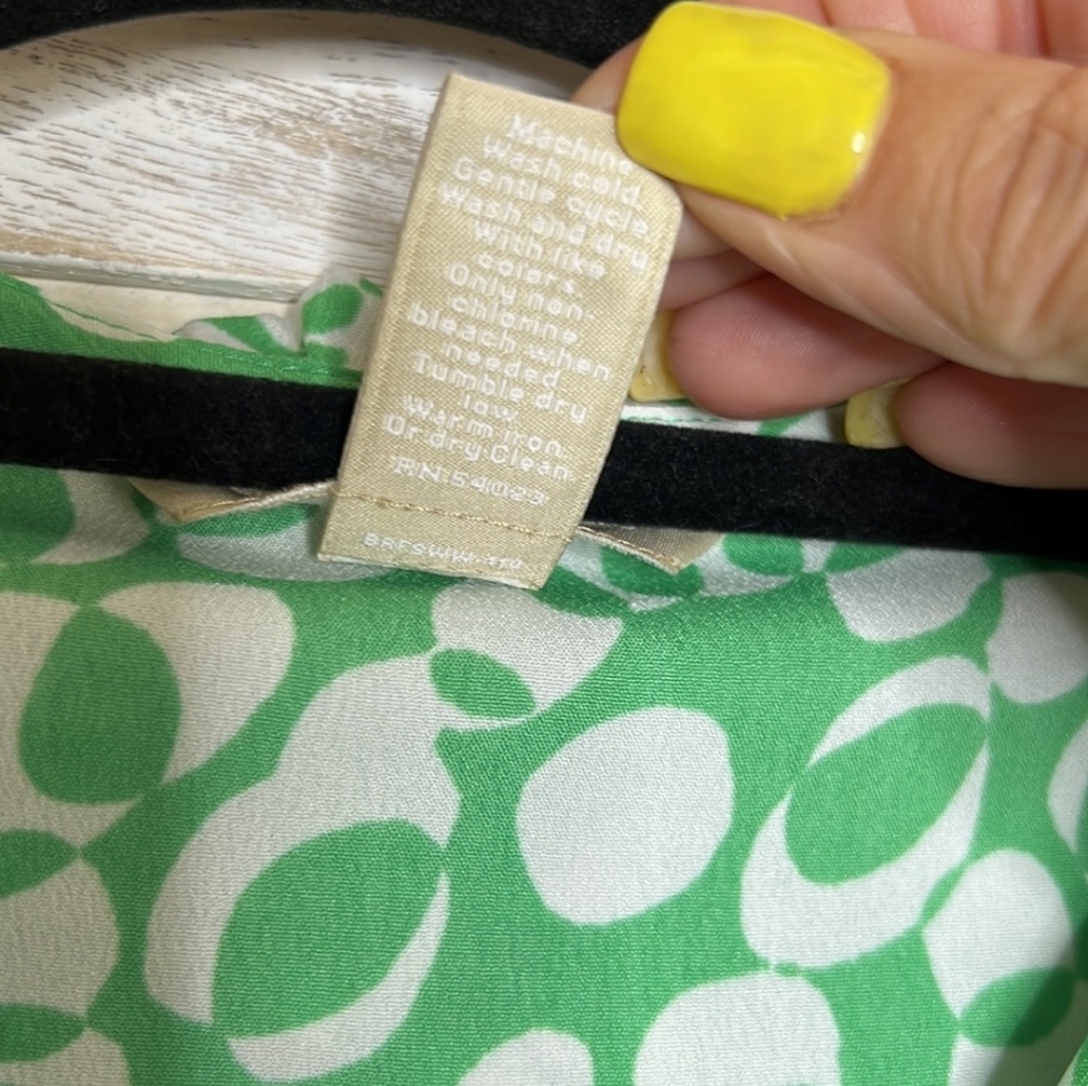 *Banana Republic S/S Green/White Top - SZ XSP* - Picture 3 of 3